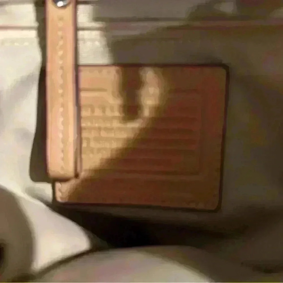 Vintage Authentic medium Hampton signature Coach purse - Picture 9 of 10